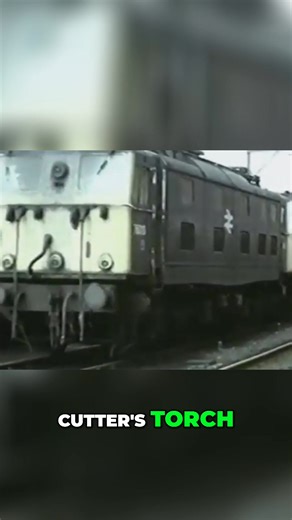 The Class 76 (EM1) was one of Britain’s most distinctive electric locomotives — powerful, purposeful, and built for one job: hauling heavy trains across the Pennines on the legendary Woodhead Line. Introduced by British Rail in the early 1950s, these boxy Bo-Bo locomotives worked freight and passenger trains through the long Woodhead Tunnel using 1,500V DC electrification. Coal, steel, expresses — the Class 76 handled it all, becoming a familiar and much-loved sight in the industrial north. Sadl