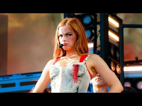 Addison Rae Tells Haters to “Suck My D***” During Coachella 2026 Debut | E! News