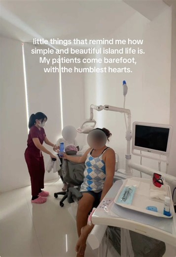 Little clinic on the island: humble patients, barefoot visits