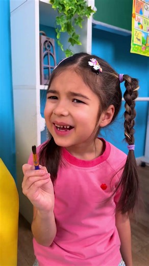 🐧 Let’s DRAW a Footprint PENGUIN! Fun Art for Kids! ✨