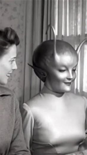 1950s Government Alien Preparedness Film, Civil Defense Newsreel on Representing Earth – Parody