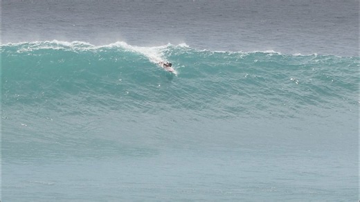 Biggest swell in a month – Uluwatu