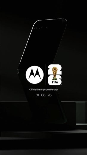 Stay tuned to see our icon get a game day makeover ⚽💚#razr #MakeItIconic#razr #MakeItIconic