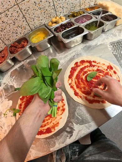 Homemade Pizza Margherita Recipe Guide