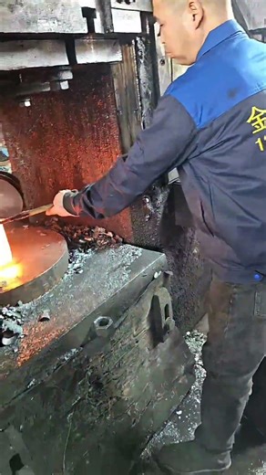 “Hot Metal Forging Process 🔥”“Powerful Press Machine in Action ⚙️” #works