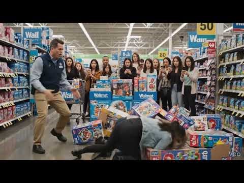 Two girls fighting Walmart