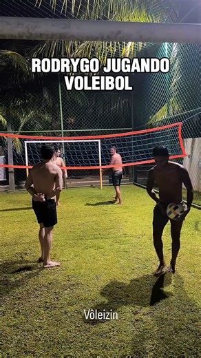 Rodrygo Disfrutando Vacaciones en Brasil con Voleibol