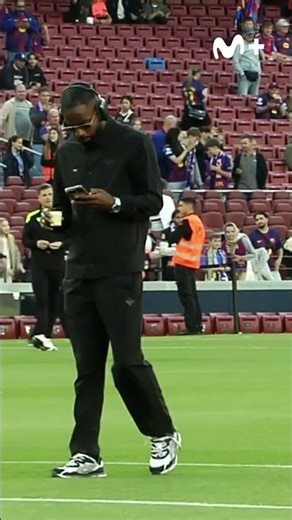 El look de Bakambu y Amrabat. #LoQueElOjoNoVe #ElDíaDespués
