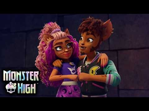 🤜🤛 Teamwork Wins the Game | Monster High