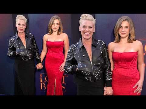 Pink Has Mother-Daughter Night Out on Broadway With Willow!
