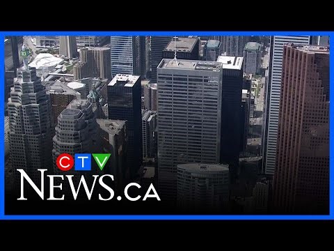 CEO compensation growing alongside corporate profits, worker wages growing slowly: economist