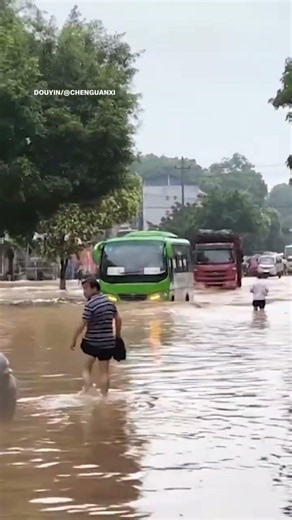 China Flood Tragedy: 3 Dead, 17 Missing After Heavy Rain in Chongqing | #Shorts | N18S