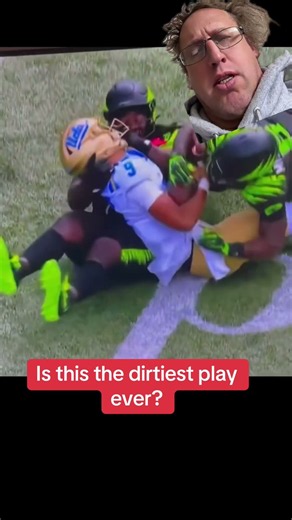 Oregon player punches a guy in the head, the dirtiest play ever in college football history?￼￼