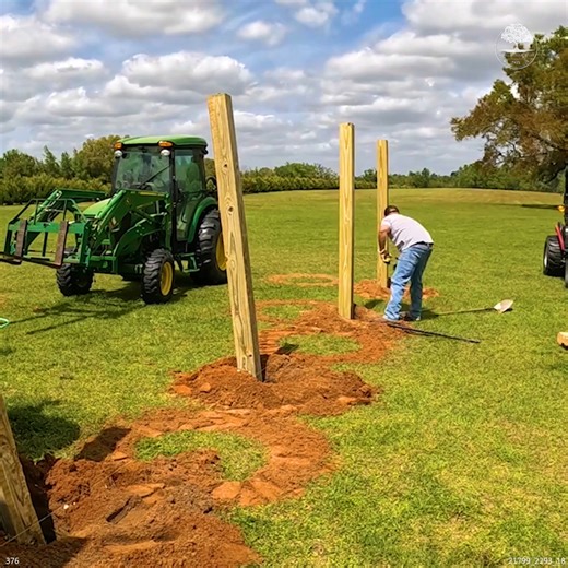 Building a STRONG Privacy Picket Fence | The Kelley's country life