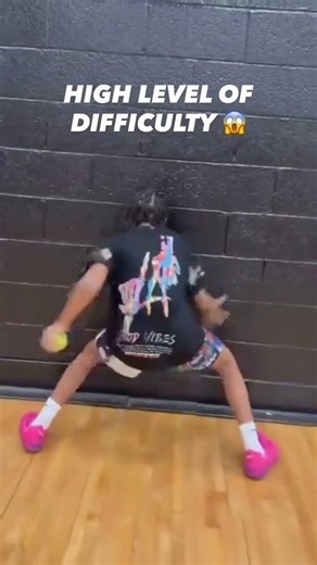 This 4th grader has ELITE handles 🙌 (via @ballislifejay3/TT)