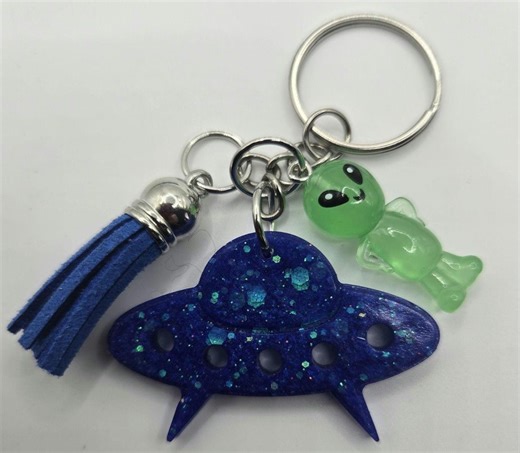 Blue Alien UFO Keychain | Cute Alien Keychain | Glitter Resin Spaceship Keychain | Kawaii Alien Bag Charm | Space Lover Gift - Etsy