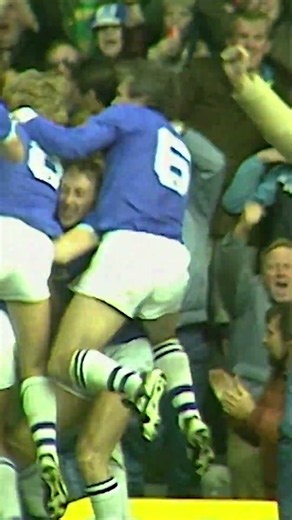 ⏮️ On this day in 1984… Graeme Sharp scored this stunning volley in the Merseyside derby! 🤩