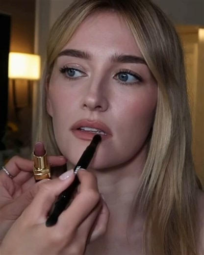 Sarah Pidgeon Updates on X: "Sarah Pidgeon getting ready for the Academy Museum Gala." / X