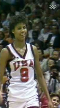 At #LosAngeles1984, USA beat the Republic of Korea in the women's basketball final to claim gold. 🥇