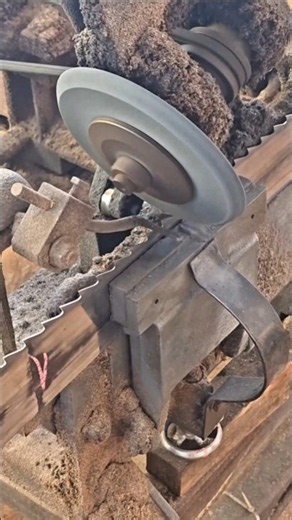 Circular Saw Blade Sharpening With a Grinding Machine