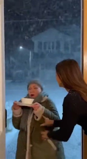 Last Sunday I Cooked Dinner For My Ungrateful Daughter, She Snapped: "You're Not Family, Get Out!" and Threw Me to 3-degree-F Snowstorm — Unaware My Trillionaire Husband Came Home Early Today Saw Every Second and Destroyed Her Career on the Spot. CHAPTER 1 I stared at the roast beef sitting in the center of the mahogany table, the steam rising in delicate, ghostly ribbons that vanished before they hit the crystal chandelier above. My hands were shaking. I clasped them behind my back, trying to c