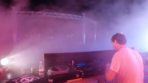 Ben UFO at the Dekmantel main stage! Watch Hessle Audio labelmate Pangaea b2b with Pariah at Awakenings here → http://www.be-at.tv/1NAFAA | Be-At TV