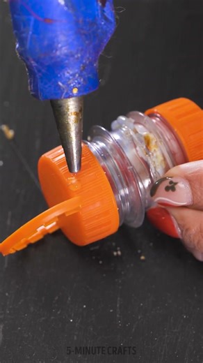 Mini DIY container from bottle caps 🍼