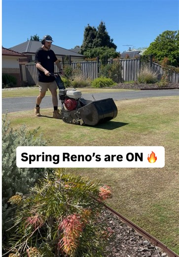 Ironcutter all cleaned out ready for a belter of a season 💯 Started out with the old rotary mower but man, tough to push through on the lowest level and leaving a heap of clippings behind so back to the trusty reel mower. Down to about 3mm for multiple cuts then ran the scarifier over it but not a lot of thatch in this lawn so not much to bring up ✅ Ful vid of this work is on YT 🎥 Next up we aerate! 🤠