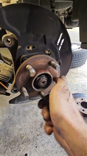 2006 subaru outback clunking noise. Check description, please help