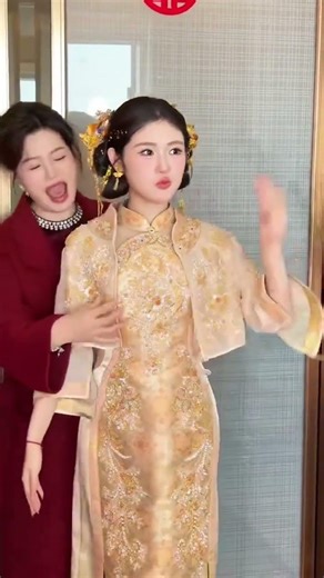 Stunning New Chinese Style Wedding Dress 💛 Elegant & Unique Bridal Look #wedding ##lovestory #shorts