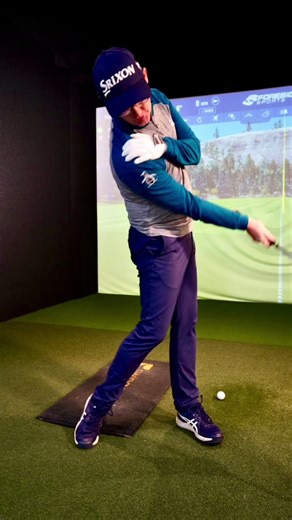 Learn to strike the golf ball pure with this simple golf swing drills. Take your lead hand and place it on trail shoulder, then pull it down and through for a feel of tour pro striking. #golfswing #golfing
