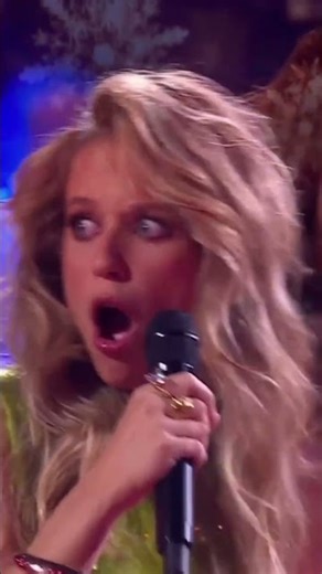 Este Natal, os melhores presentes abrem-se na RTP, no grande palco do The Voice Portugal! ❤️