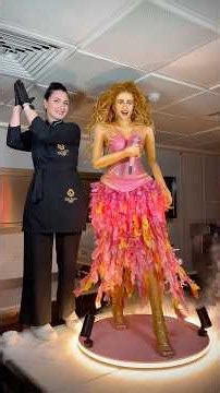 Shakira life size cake 🔥🔥🔥