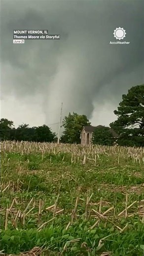 Deadly, massive tornado churns near Mount Vernon Illinois
