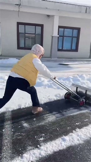 Snow Cleaning Fail 😂❄️ | Old Tuk-Tuk Wins the Battle 🚜😆 | #shorts #video #viralvideo