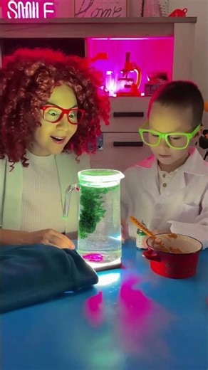 🧪✨ Cool Science Experiment with Turmeric Powder! #kids #science