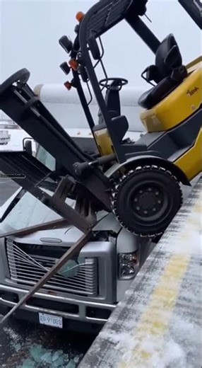 Forklift Tips Off Dock, Driver Jumps Clear at Last Second 🚜💥