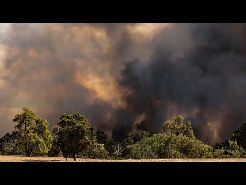 Western Australian bushfire threatens homes