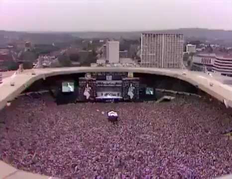 The Extreme Music Enthusiast on X: "1985. Live Aid, Wembley Stadium. 72,000 people. David Bowie steps up and delivers an immortal performance of ‘Heroes’. Pure magic. Pure legend. There will never be another Bowie. ✨" / X