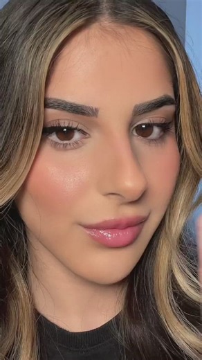 Inner corner eyeliner hack | Consejos de maquillaje de ojos, Maquillaje de ojos simple, Maquillaje de ojos casual