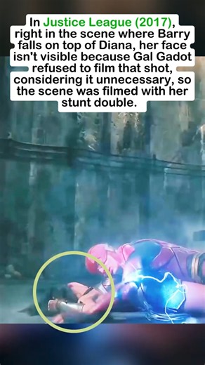 THE MOST AWKWARD SCENE IN JUSTICE LEAGUE 😱