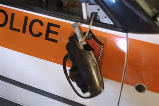 Επίθεση σε περιπολικό της Δημοτικής Αστυνομίας στα Εξάρχεια | AlphaTV