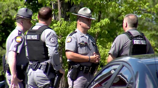 Manhunt underway after deadly bank robbery in Kentucky