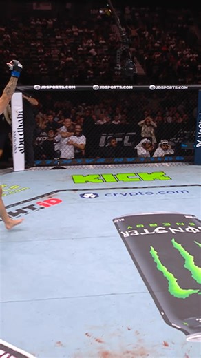 One of the most iconic moments to come out of the year 🤯 🇦🇺Quillan Salkilld blew the roof off at UFC 321! Watch all the best ANZ Octagon moments of 2025 on UFC Fight Pass | UFC