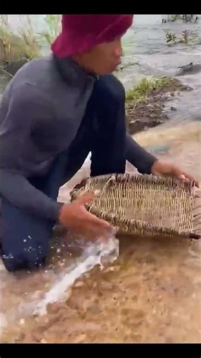 Flooded Road Hand Fishing! #fishing #handfishing