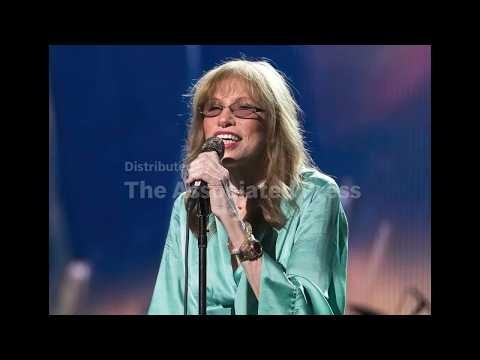 Carly Simon has been diagnosed with Parkinson's disease, treated for skin cancer