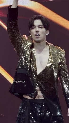 Dimash Streaming Queen on Instagram: "Lets star this new year with some energy 😁🔥💃🏼🕺🏻 ( Dimash Dancing Durdaraz en Mexico) Cr. @tulip_daisy_18 #newyear #dance #dimash"