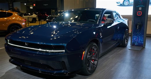 Chrysler recalls 20,000 Jeep, Dodge models over faulty display panels