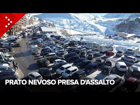 Prato Nevoso presa d'assalto dopo le abbondanti nevicate: parcheggi pieni e piste affollate