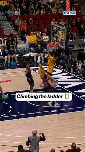 Isaia Howard finishes the lob💥 #iowa #cbb #cbk #CollegeBasketball